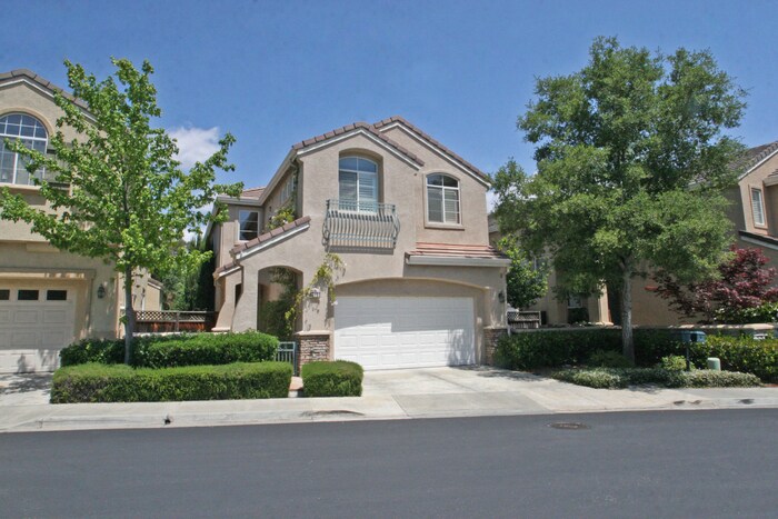 Primary Photo - 5233 Manderston Dr - Beautiful Home Inside...