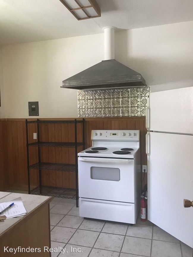 Foto del edificio - 1577 Saint Rose Ave