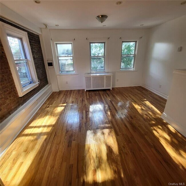 Building Photo - 4118 Wickham Ave