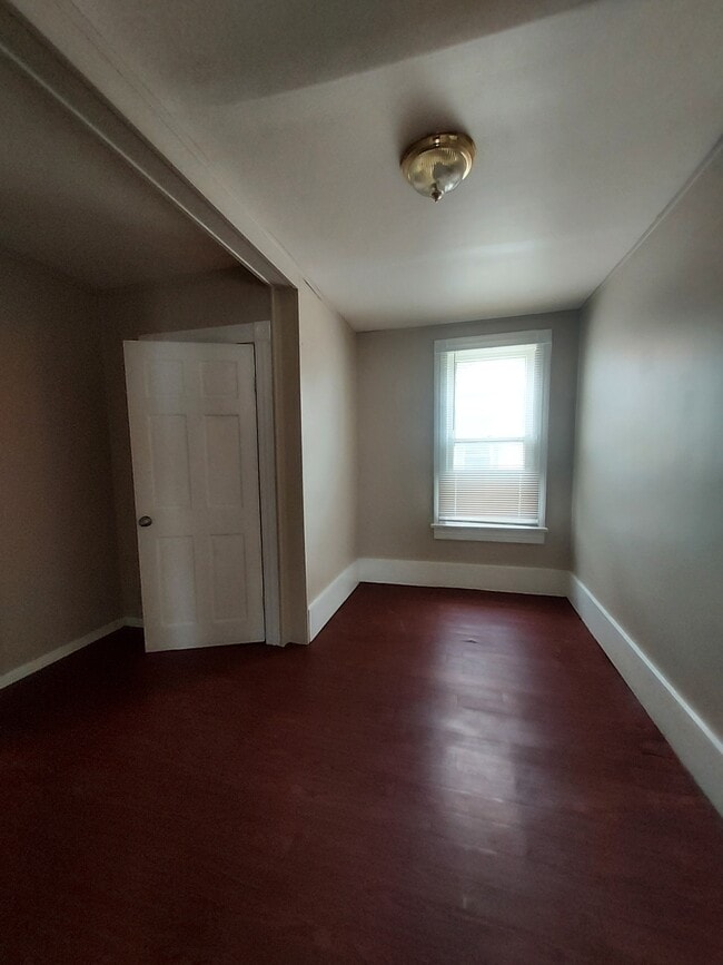 Building Photo - 398 Andover St