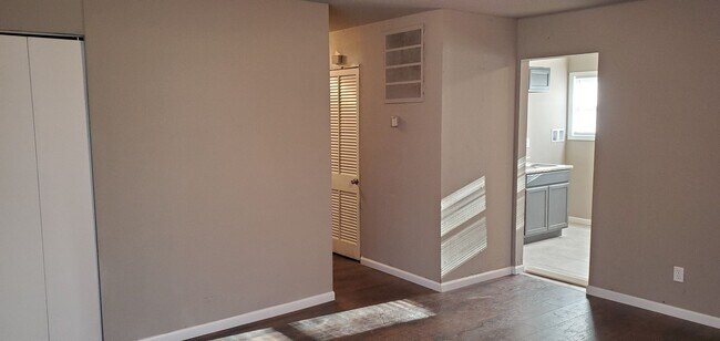 Foto del edificio - 3 Bedroom Close to Highway - Section 8 Welcomed