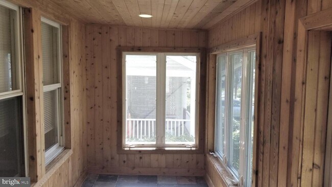 Building Photo - 4208 Kennedy St