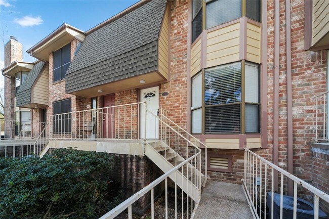 Building Photo - 2219 Place Rebecca Ln