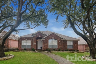 Building Photo - 2075 Crestlake Dr