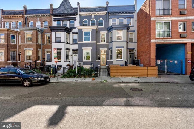 Building Photo - 1468 Newton St NW
