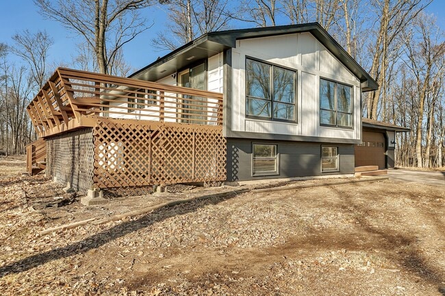 Building Photo - 2347 Highway 18