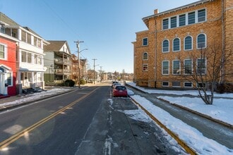 Building Photo - 1077-1077 Dexter St