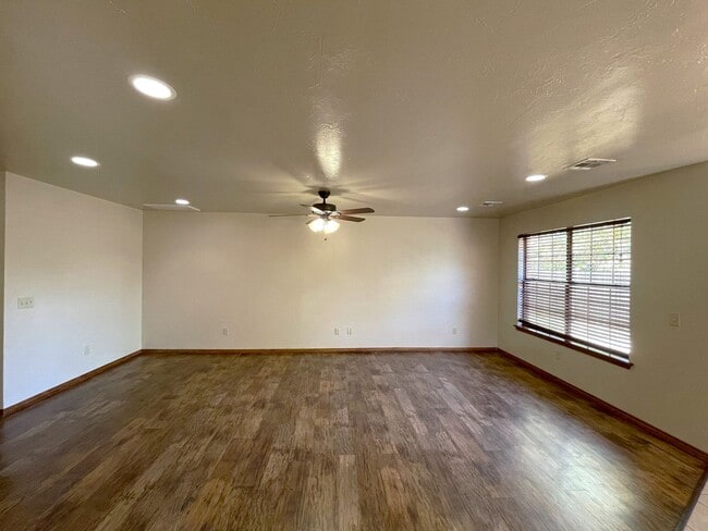 Building Photo - Blissful Living in Blanchard: Your 3B/2B D...