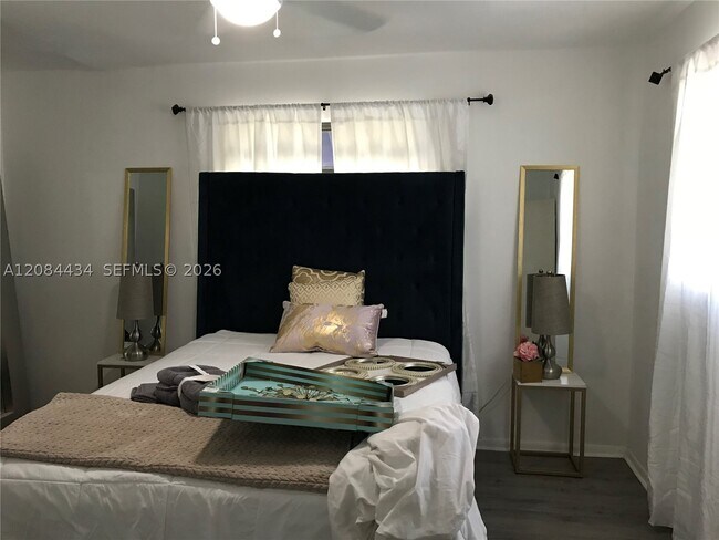 Foto del edificio - 5145 NW 5th Ave