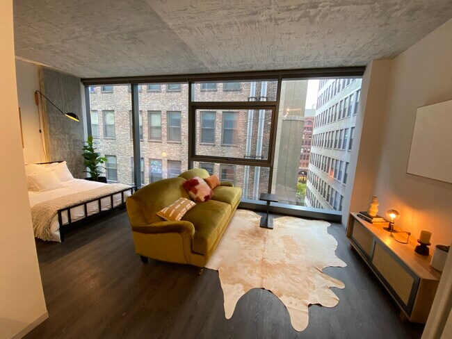Foto del edificio - 645 S Clark St