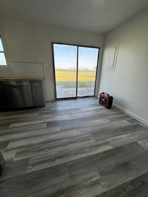 Foto del edificio - 1230 Pleasant Valley Rd