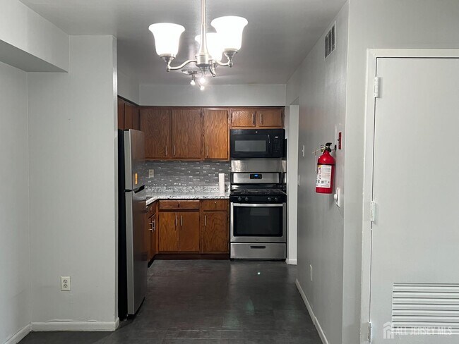 Foto del edificio - 419 Cricket Ln