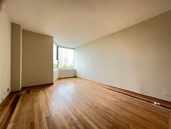 Foto del edificio - 720 W Gordon Terrace