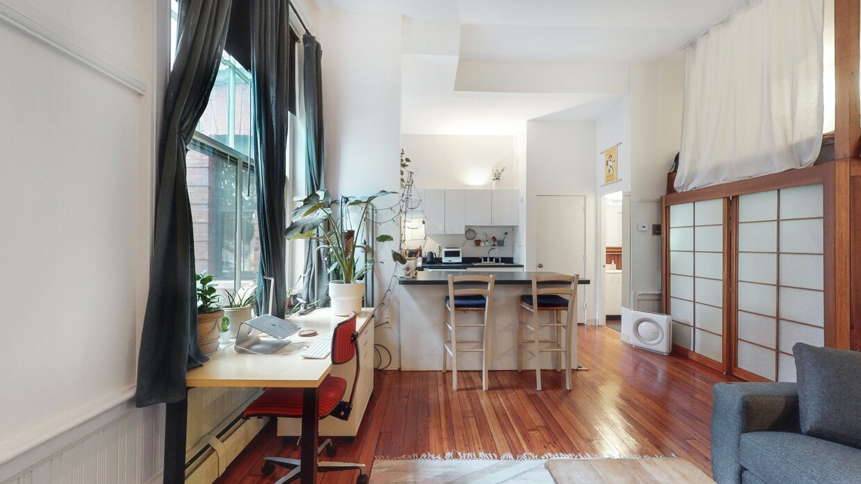 Primary Photo - 25 Atherton St