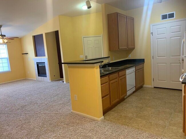 Foto del edificio - 2900 Blue Sky Cir