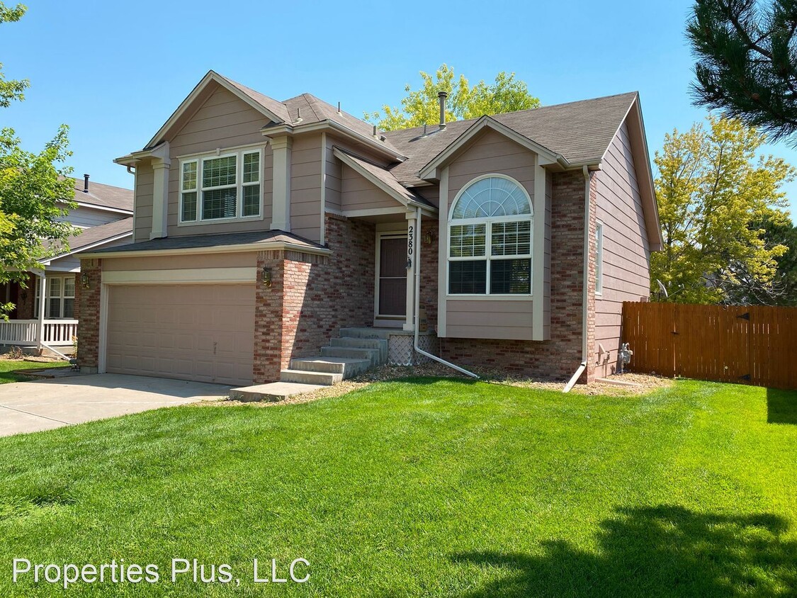 Primary Photo - 3 br, 2 bath House - 2380 S Gibraltar Way