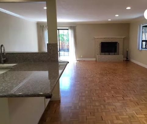 Building Photo - 698 Spruce Dr