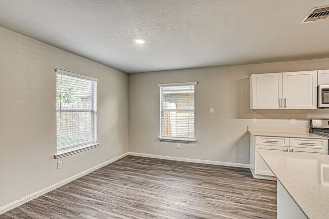 Building Photo - 5738 S Brenwood Dr