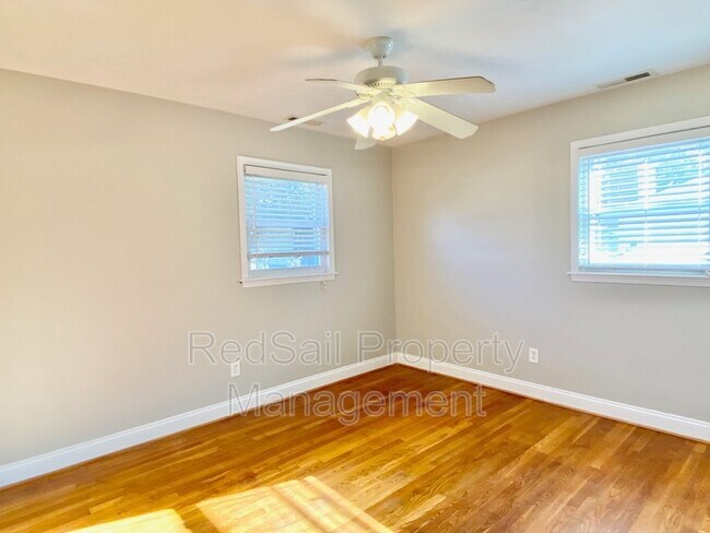 Building Photo - 617 Nottingham Dr