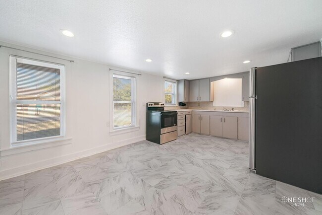 Foto del edificio - 2781 Orange St