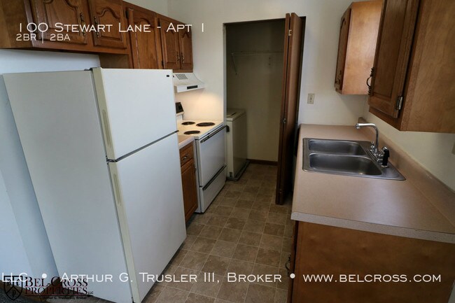 Building Photo - 100 Stewart Ln