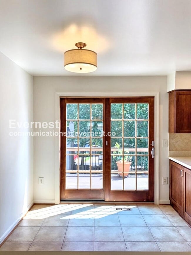 Foto del edificio - 7386 Hidden Knolls Ct