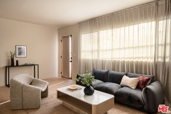 Foto del edificio - 4205 Blanchard St