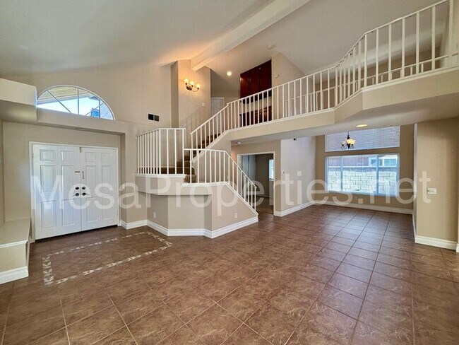 Foto del edificio - 15572 Ficus St