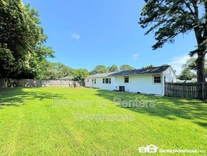 Building Photo - 3308 Hornsea Rd