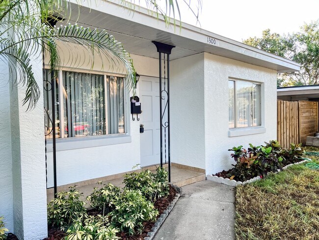 Foto del edificio - Wonderful 3/1 Home In Audubon Park! Must See!