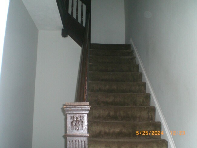Building Photo - 846 Oak St