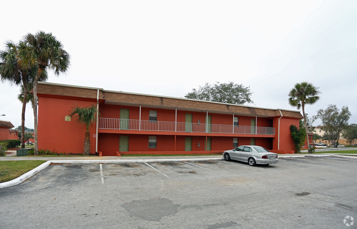Foto principal - Lake Wales Garden
