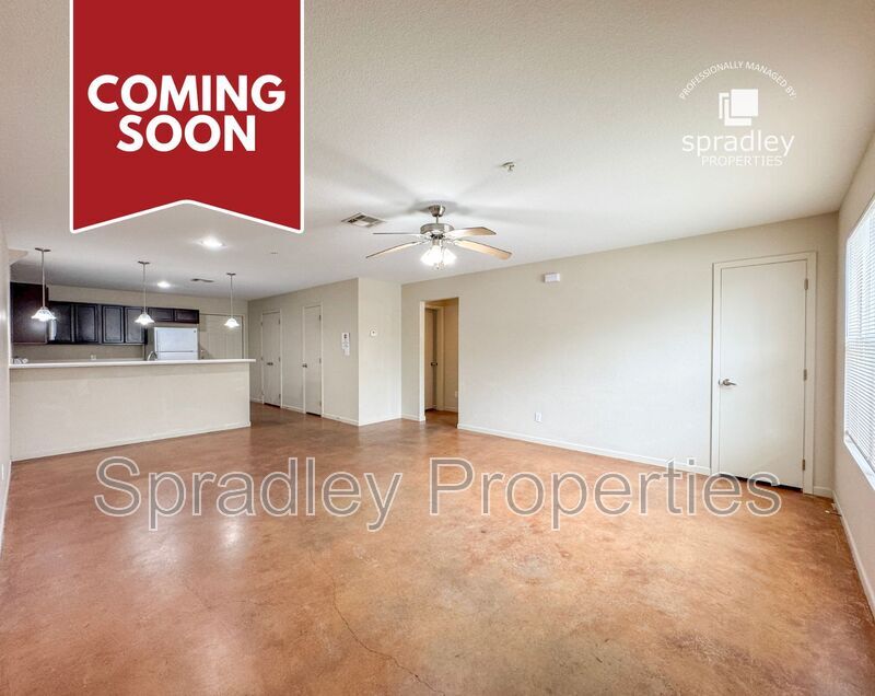 Primary Photo - 255 E 5th Ave
