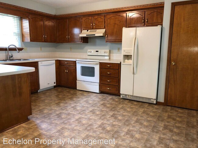 Building Photo - 4 br, 3 bath House - 3500 Tudor Dr