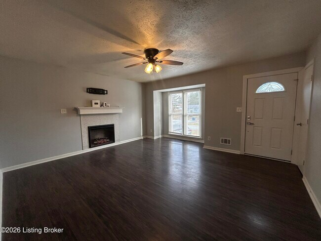 Building Photo - 5510 Baywood Dr