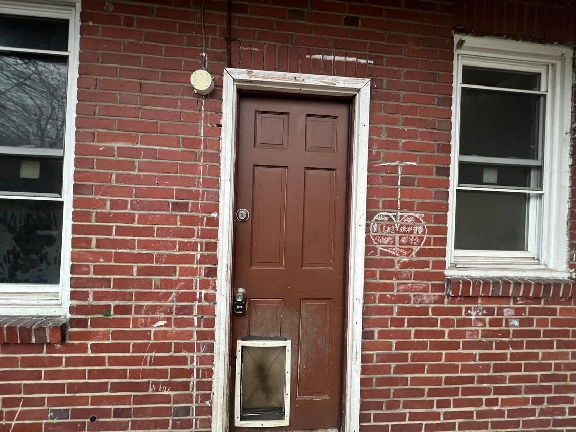Building Photo - 138 N 8th St