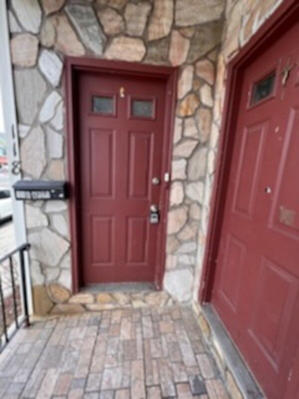 118 E Broad St, West Hazleton, PA 18202 Condo for Rent in West