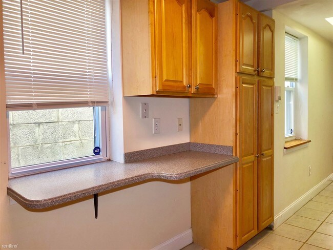 Building Photo - 2 br, 1 bath House - 712 S Rose St