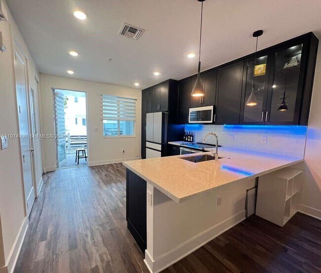 Foto del edificio - 10229 NW 64th Terrace