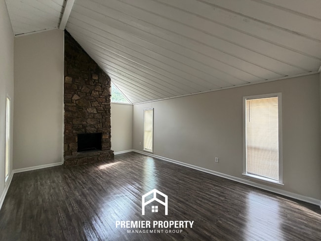 Photo - Newly Renovated 3BR/2BA in 38135 | Vaulted Ceilings, Fireplace & Formal Dining House