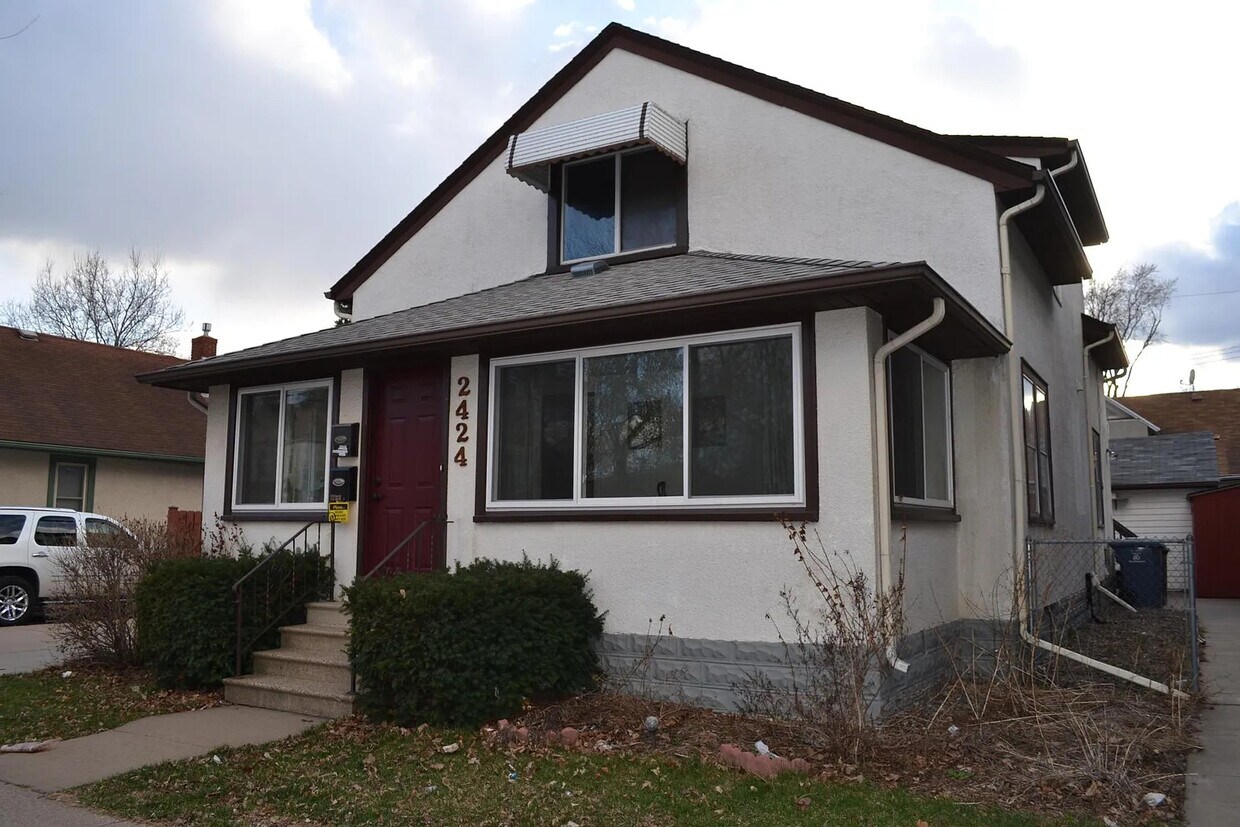 Foto del edificio - 2424 5th St NE