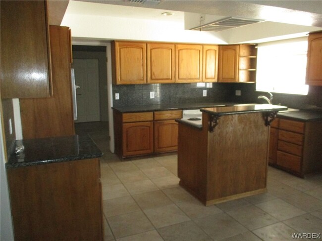 Building Photo - 2059 Bermuda Dr