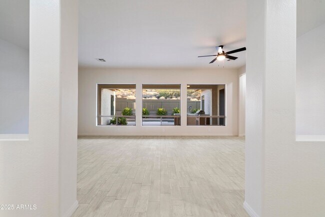 Foto del edificio - 3551 W Hidden Mountain Ln