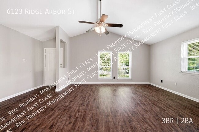 Foto del edificio - 6123 Ridge Arbor St