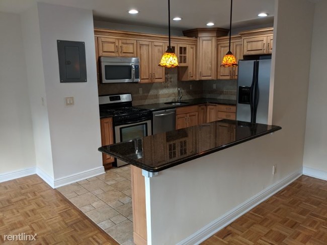 Foto del edificio - 2348 Linwood Ave