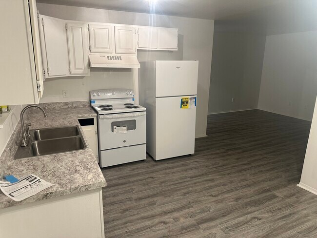 Foto del edificio - 4476 3rd St