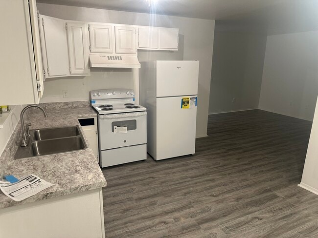 Building Photo - 4476 3rd St