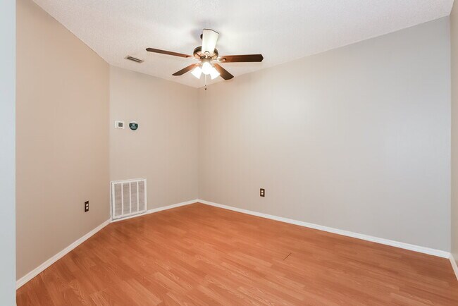 Foto del edificio - 1604 Sanderling Ct