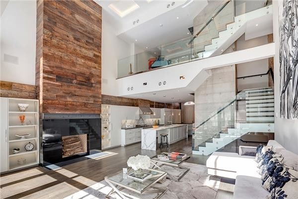 Building Photo - 416 W 51st St