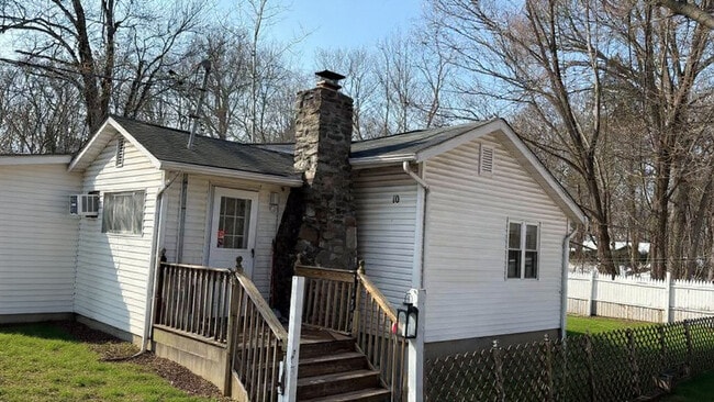 Building Photo - 10 Paradise Trail